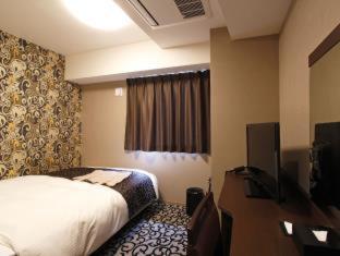 Hotel Hotel. Links Namba